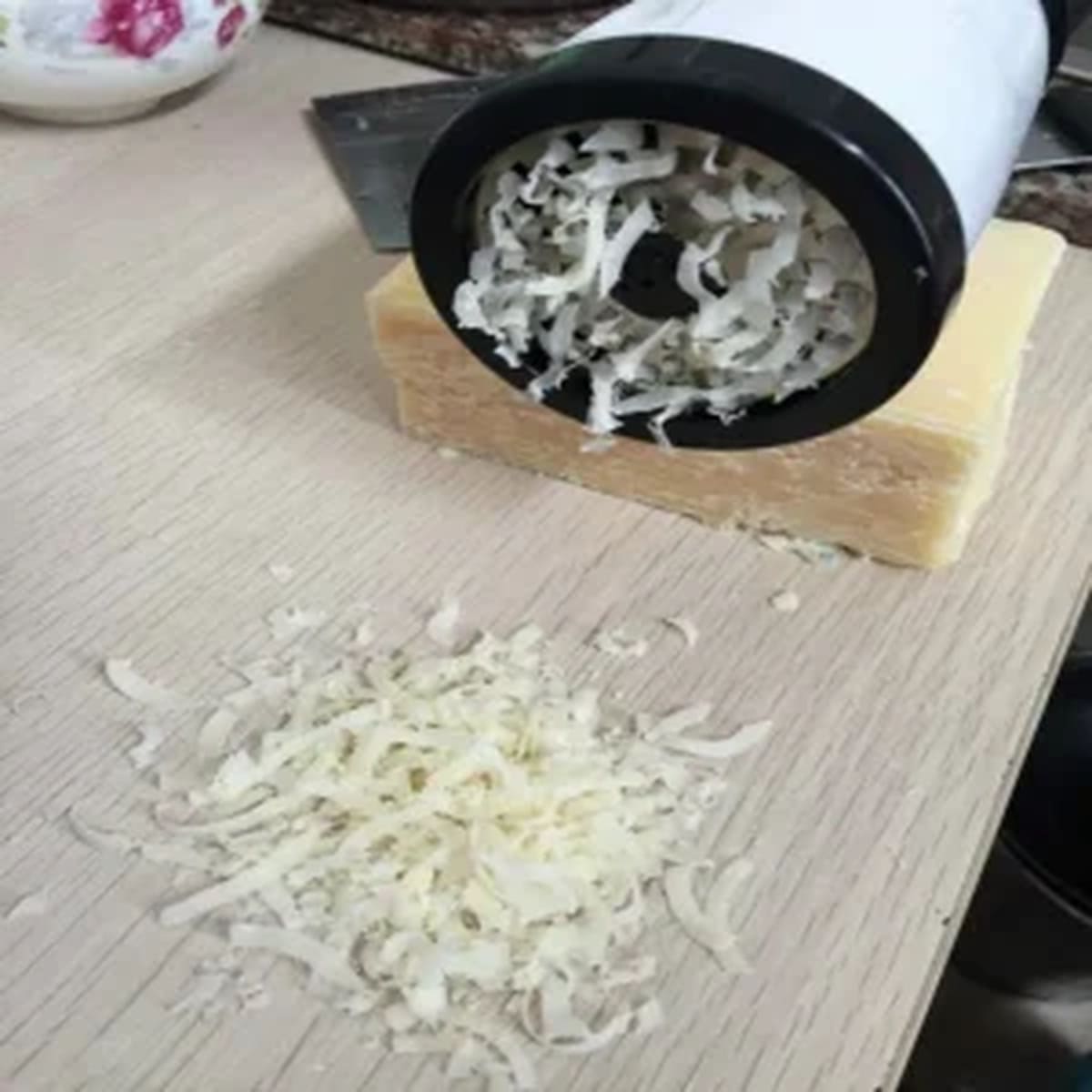 Râpe à fromage manuelle rotative – Blanc et noir – Image 8